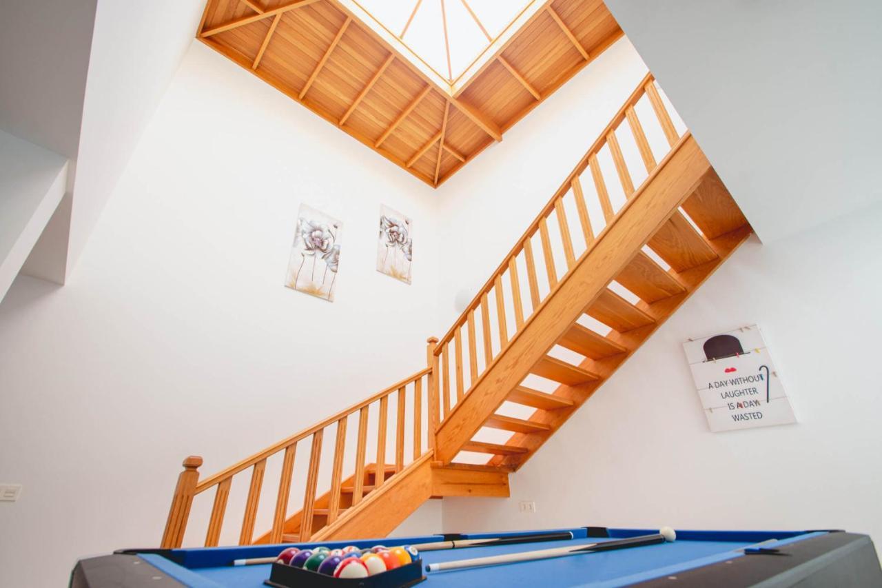 Vista Reina - Luxury 6 Bedroom - Heated Pool- Views - Pool Table - Vista Lobos - Villa *