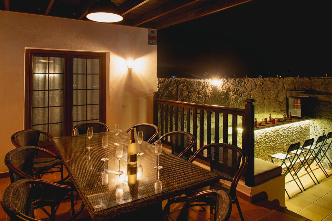 Villa Vista Reina - Luxury 6 Bedroom - Heated Pool- Views - Pool Table - Vista Lobos - Playa Blanca (Lanzarote)