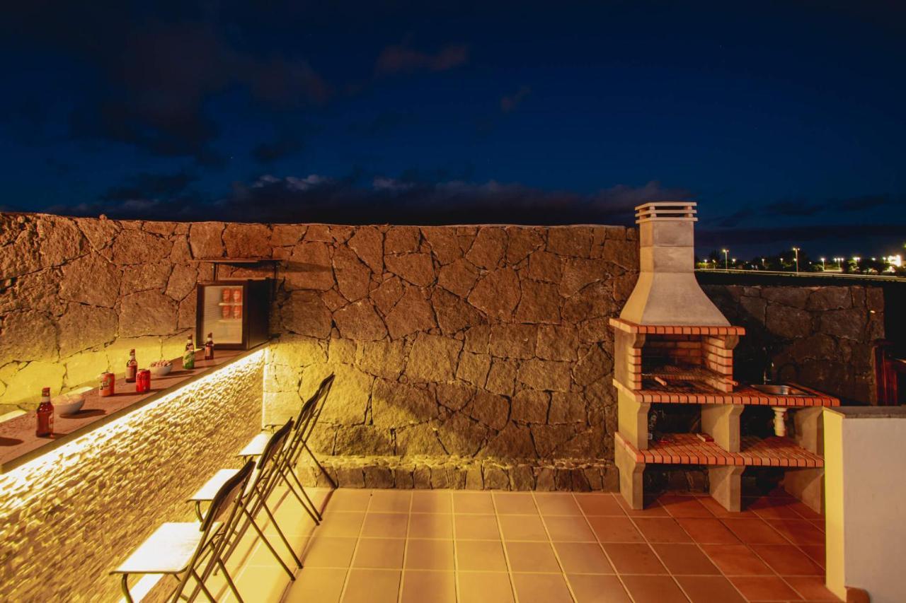 Vista Reina - Luxury 6 Bedroom - Heated Pool- Views - Pool Table - Vista Lobos - Villa Playa Blanca (Lanzarote)