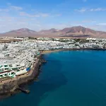 Sea Breeze Ocean View Apartment