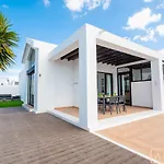 Villa Orcades Close To Town Center Pool&A/C