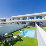Villa Verde Blanca By Villa Plus