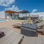 Casa Vacacional con piscina climatizada y jacuzzi
