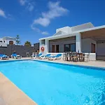 Wunderschoene, Umweltfreundliche Villa Am Meer