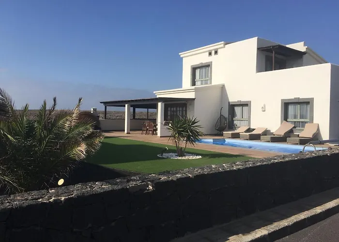 Luxury 3Bed Villa With Heated Private Pool, Full Sky And Free Wifi