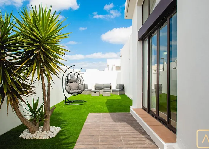 Villa Orcades Close To Town Center Pool&A/C