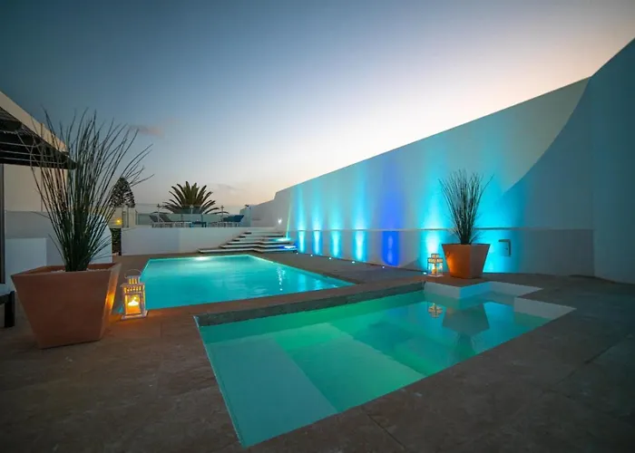 The Lighthouse, Piscina Climatizada