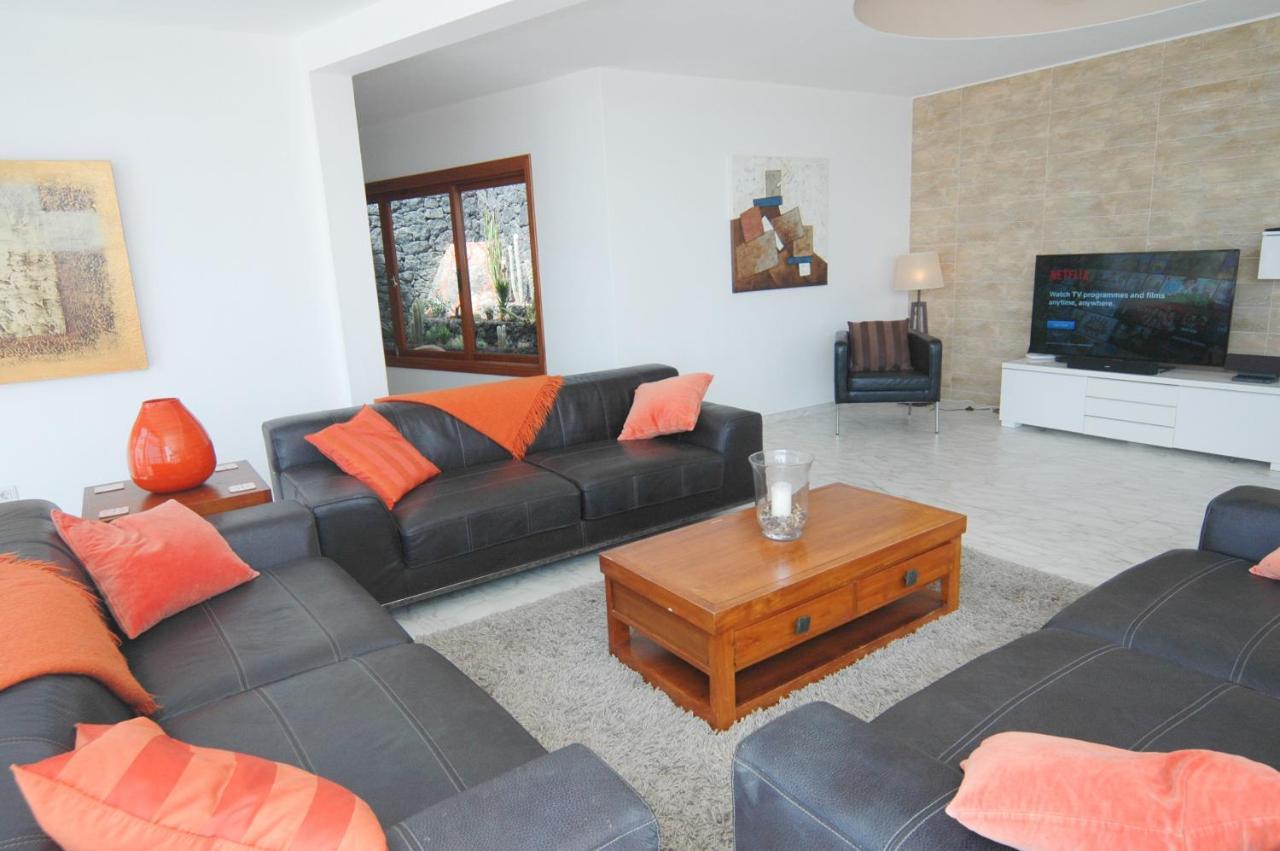Montana Baja - A Stunning 7 Bedroom - Perfect For Large Families And Friends * Playa Blanca (Lanzarote)
