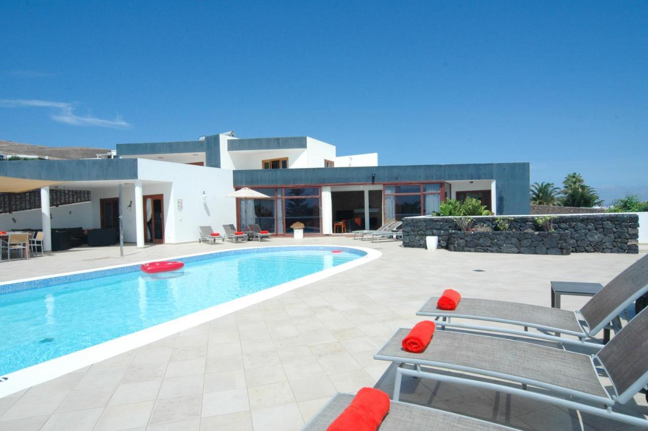 Montana Baja - A Stunning 7 Bedroom - Perfect For Large Families And Friends Villa Playa Blanca (Lanzarote)