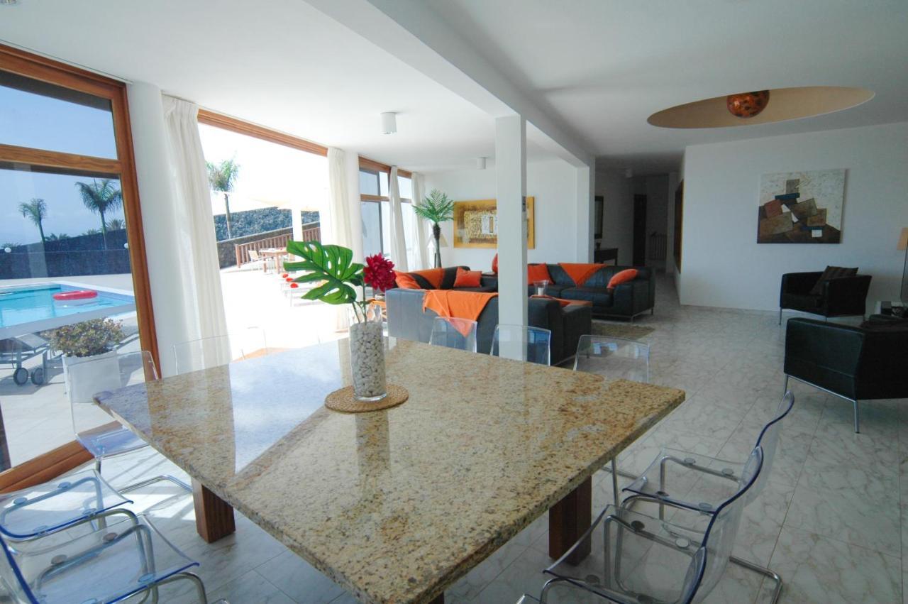 Villa Montana Baja - A Stunning 7 Bedroom - Perfect For Large Families And Friends Playa Blanca (Lanzarote)