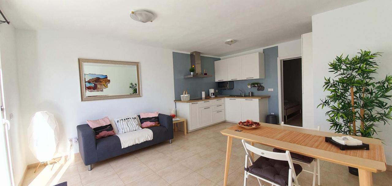 Brisas Apartment *