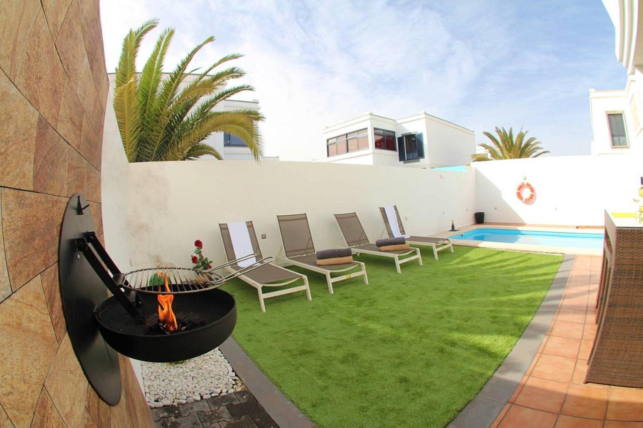 Elegant Playa Blanca: Poolside Retreat * Playa Blanca (Lanzarote)