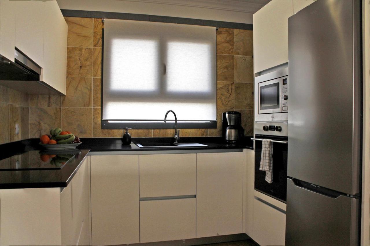 Casa Karoline With A Sunny Terrace, Heated Pool, Comfort And Privacy In A Quiet Neighborhood *