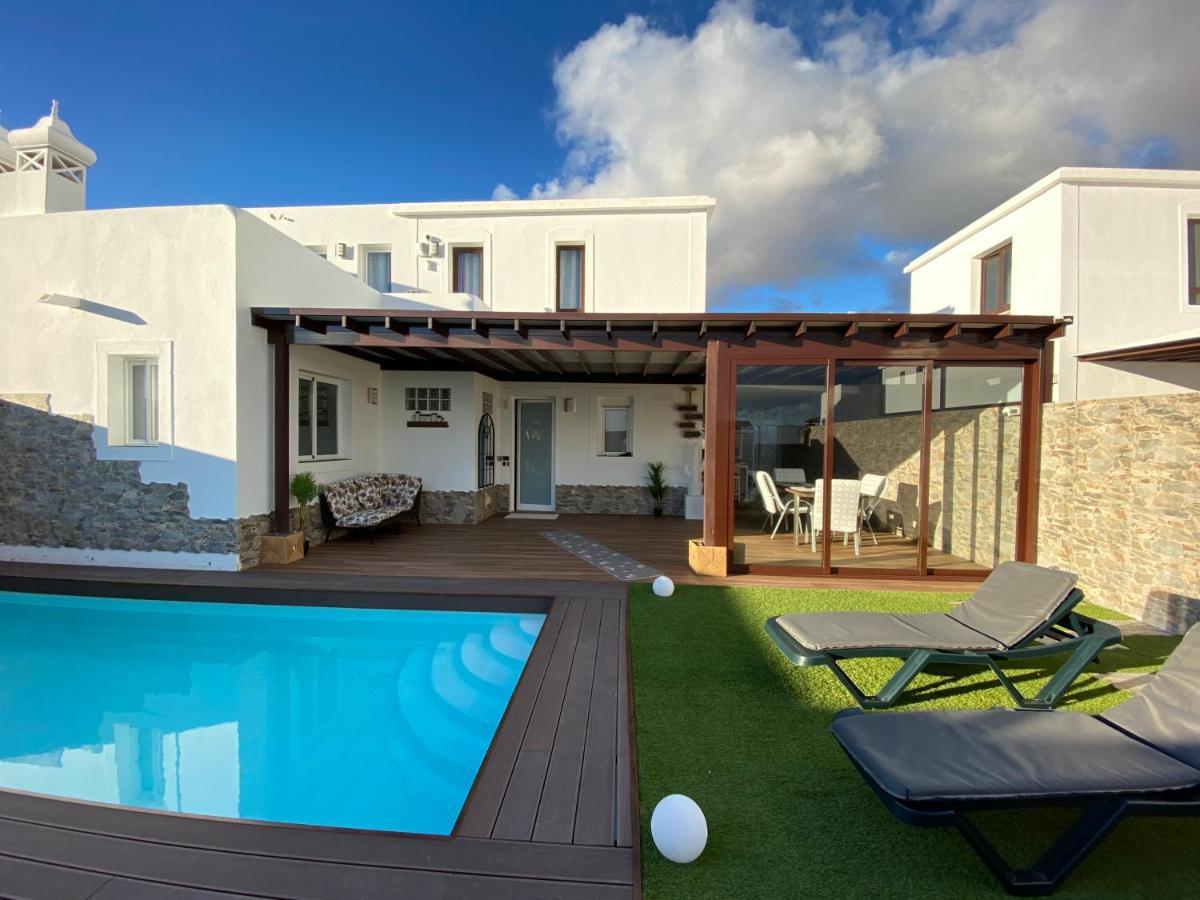Laura 31 Playa Blanca (adults Only) Homestay