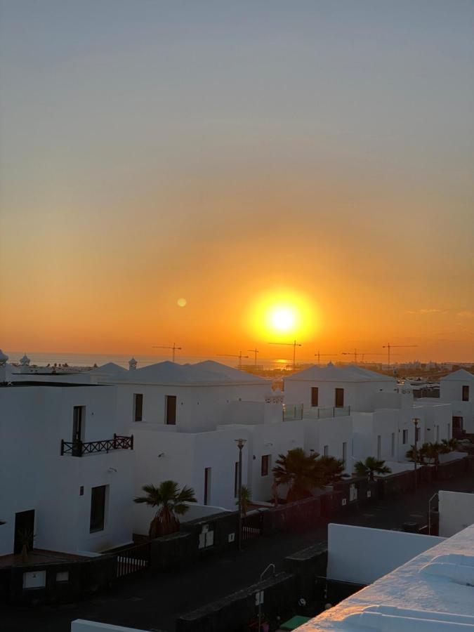 Laura 31 Playa Blanca (adults Only) *