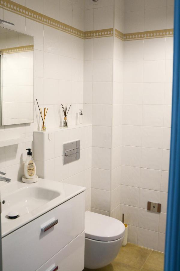 Laura 31 Playa Blanca (adults Only) Homestay *