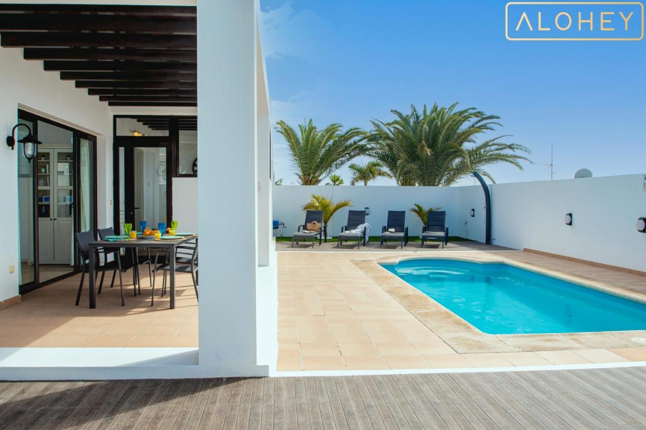 Orcades Close To Town Center Pool&a/c Villa