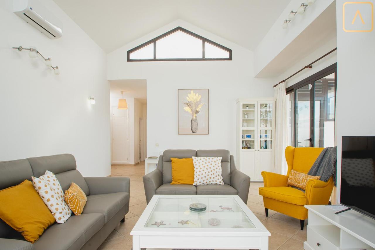 Orcades Close To Town Center Pool&a/c * Playa Blanca (Lanzarote)