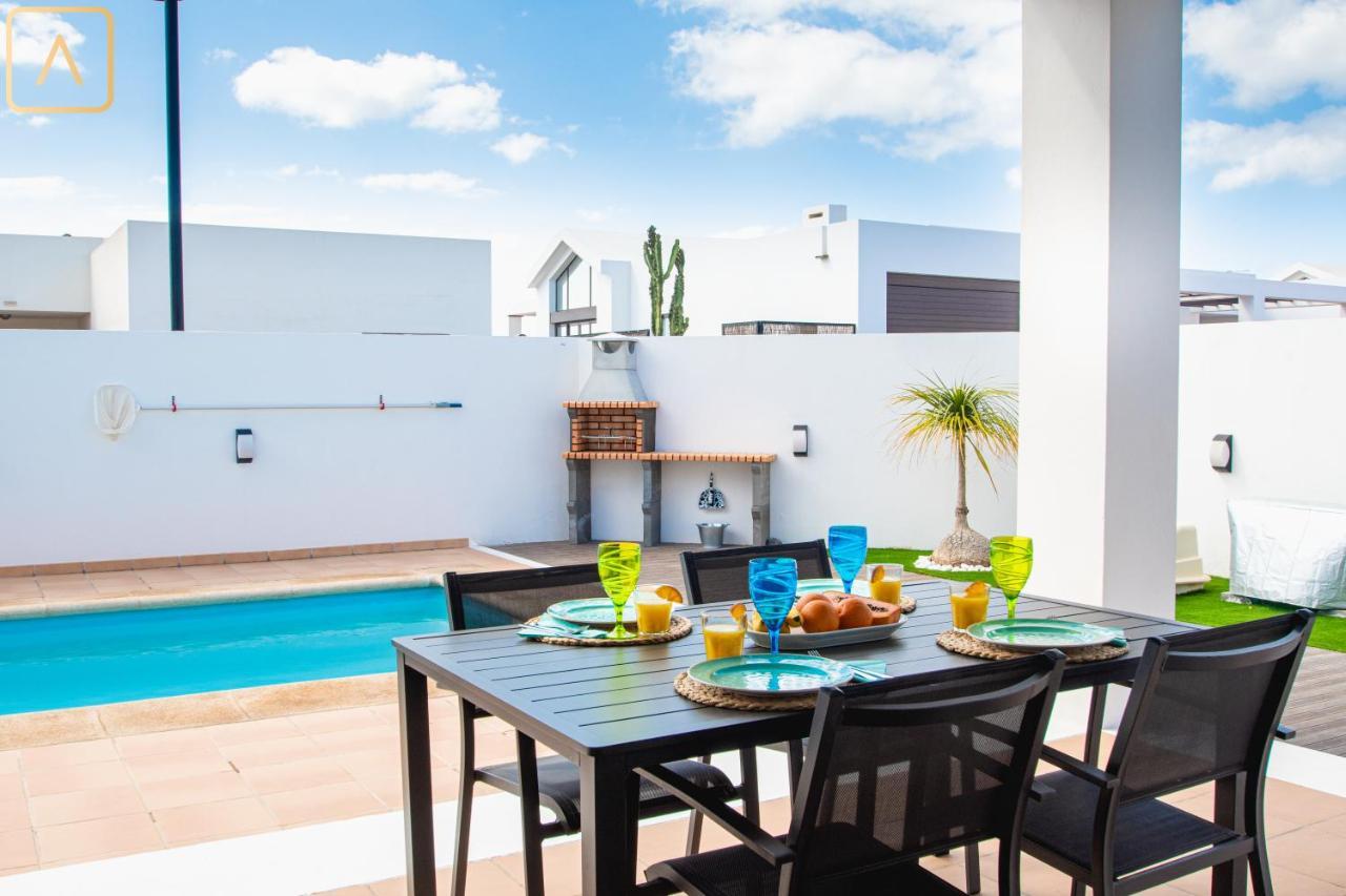 Orcades Close To Town Center Pool&a/c Villa Playa Blanca (Lanzarote)