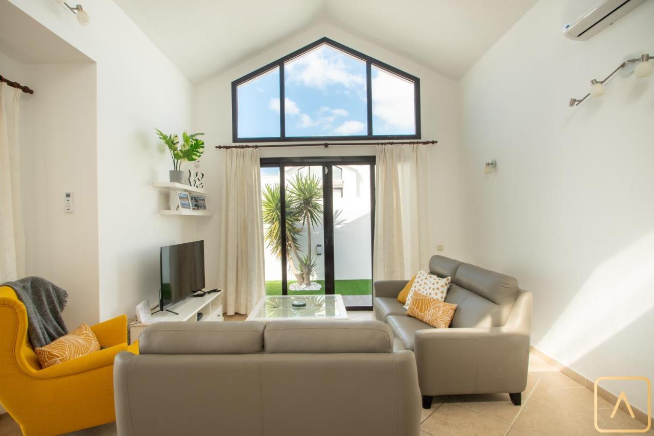 Orcades Close To Town Center Pool&a/c