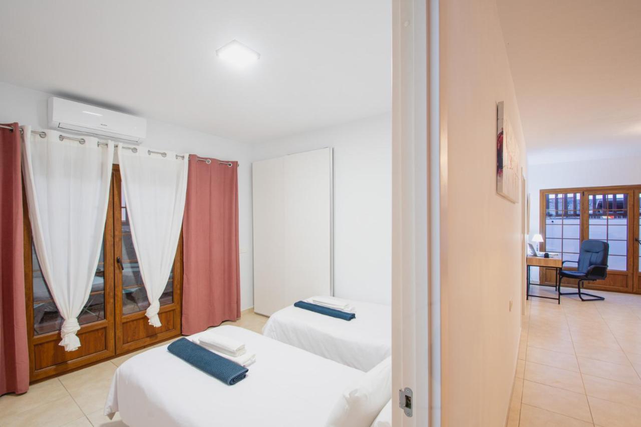 Vista Rey - 6 Bedroom - Heated Pool - Amazing Views - Pool Table - Vista Lobos - Playa Blanca (Lanzarote)