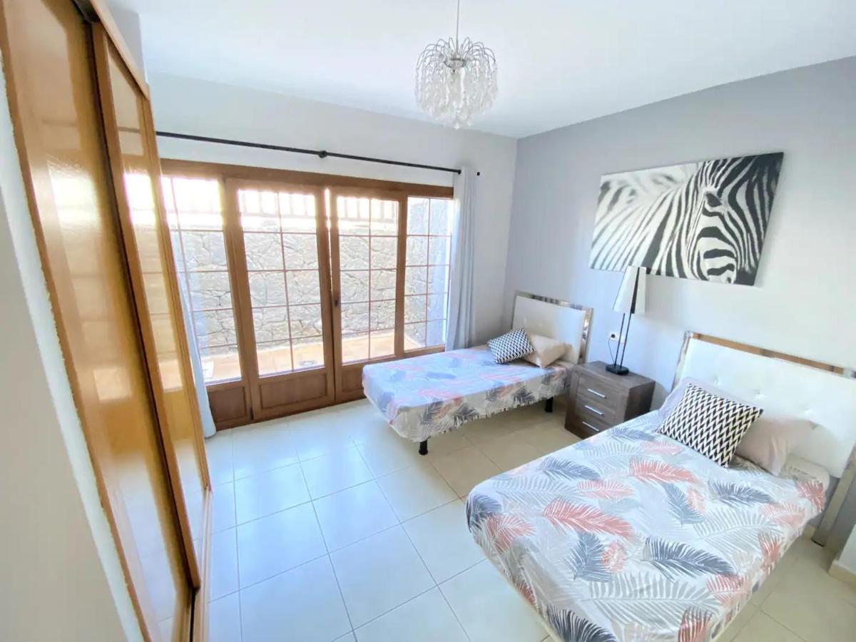 Sea Breeze Ocean View Villa *