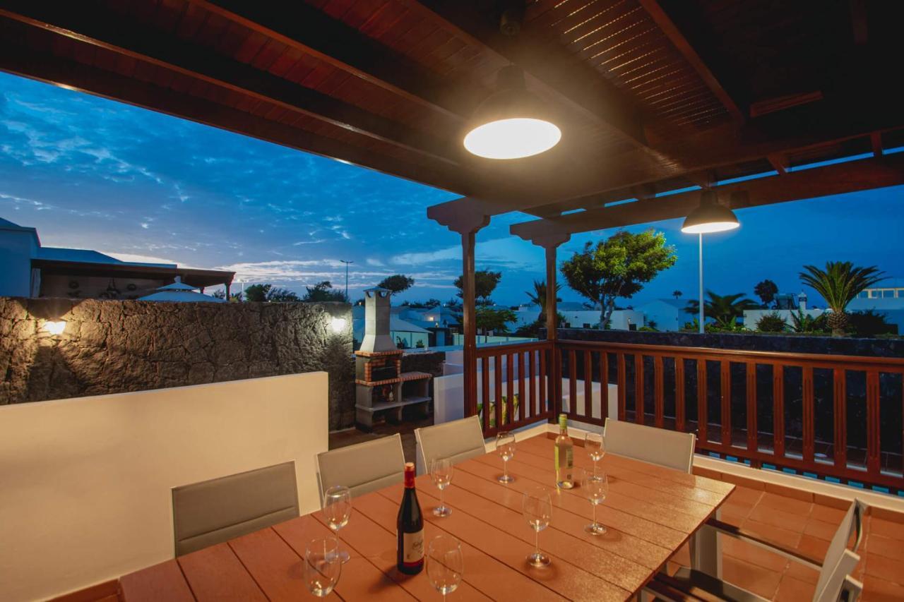 Stylish 6 Bedroom Princesa - Hot Tub - Heated Pool - Near & Waterparks Villa