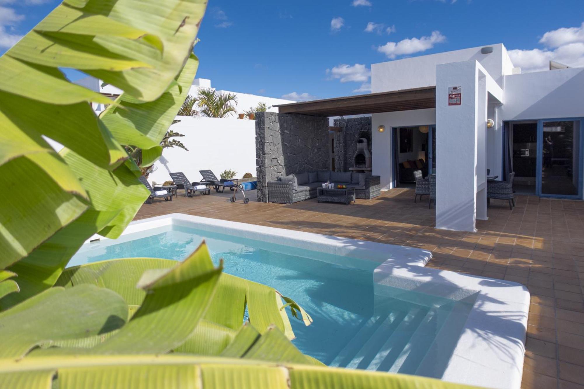 Excellent 4 Bedrooms Mestana Modern Interiors Sea Mountain Views Villa Playa Blanca (Lanzarote)