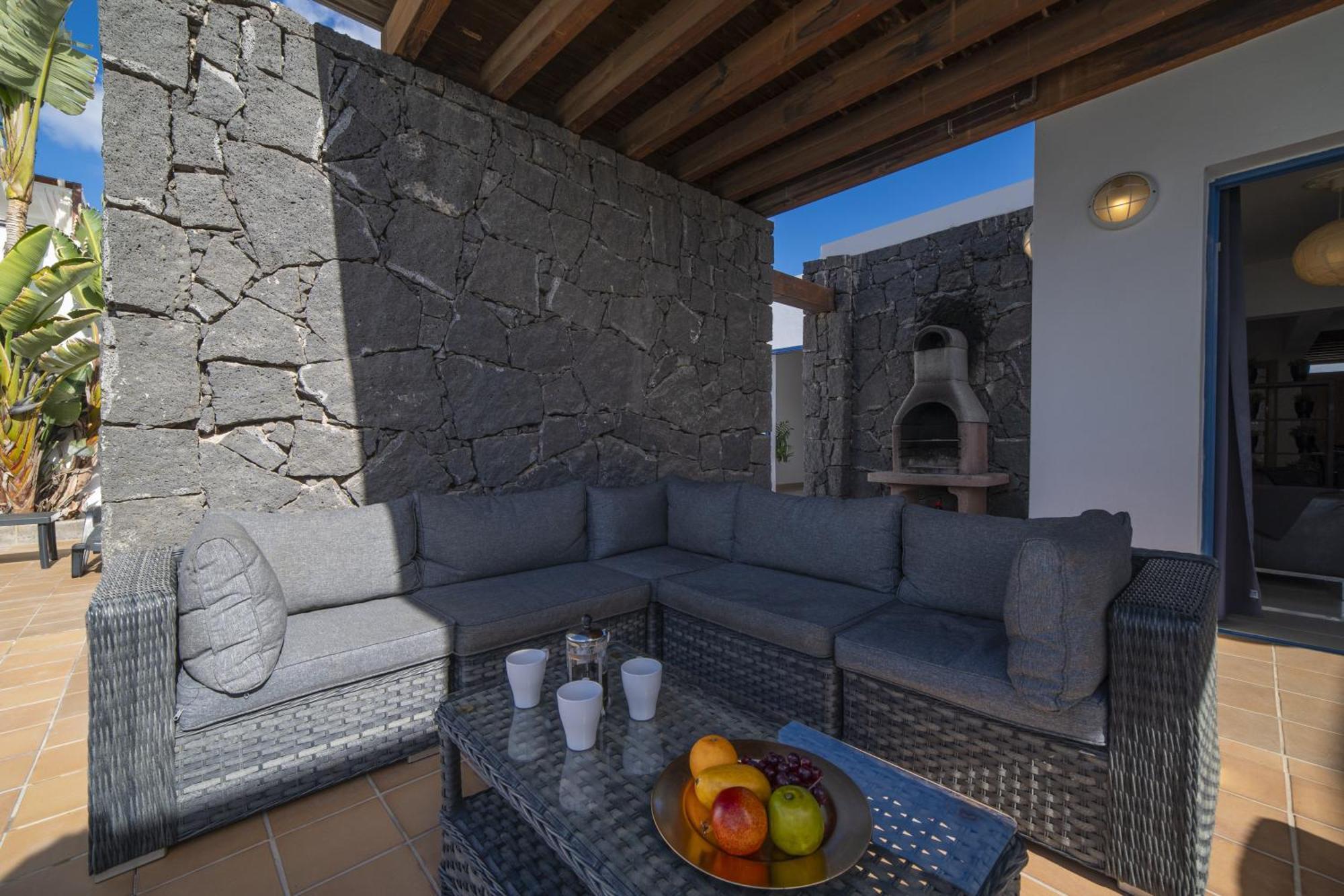 Excellent 4 Bedrooms Mestana Modern Interiors Sea Mountain Views Villa Playa Blanca (Lanzarote)