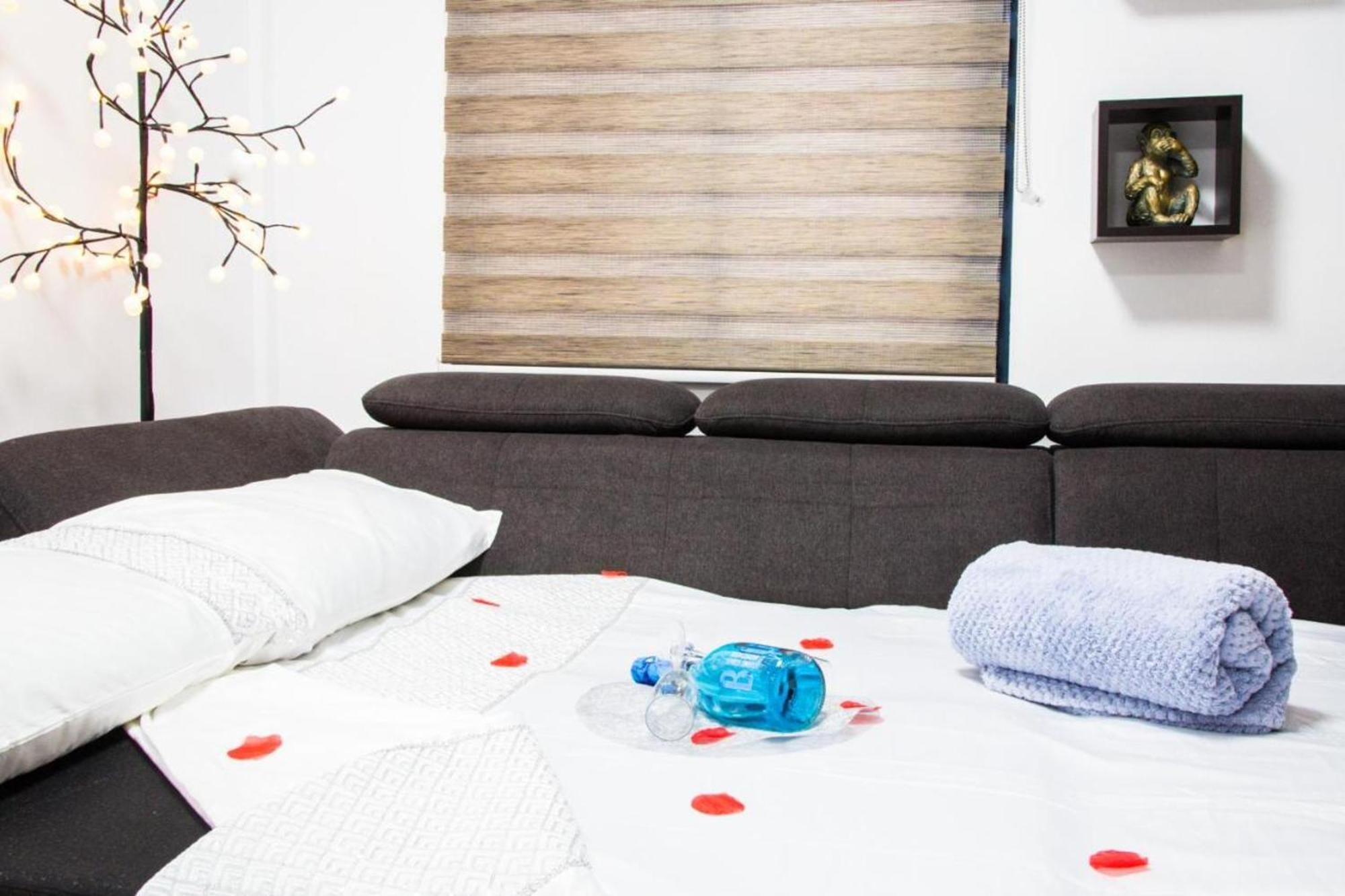 Elegant Playa Blanca: Poolside Retreat Playa Blanca (Lanzarote)