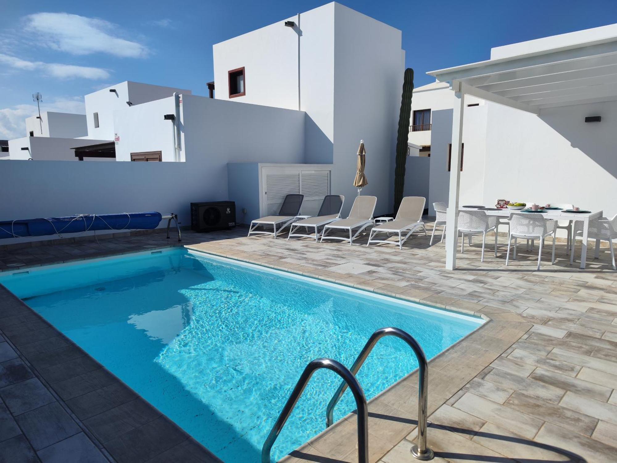Holiday home Anny Piscina Climatizada Aire Acondicionado Espaciosa Y Luminosa!