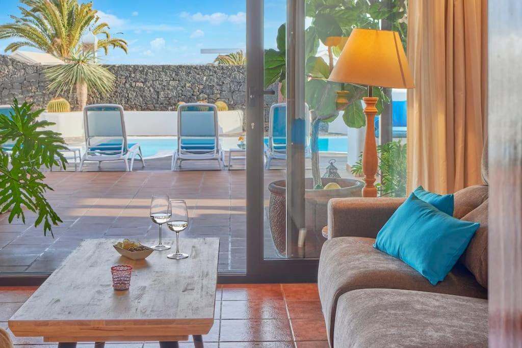 Casa Petra Peaceful & Private, Sea Views, Pool & Bbq Villa *