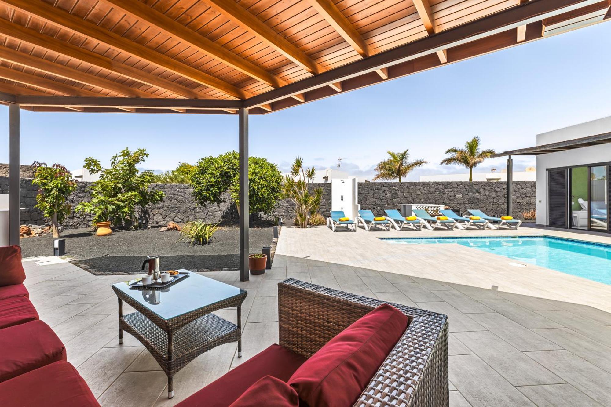 3 Bedroom Pool Short Walk From Papagayo Villa Playa Blanca (Lanzarote)