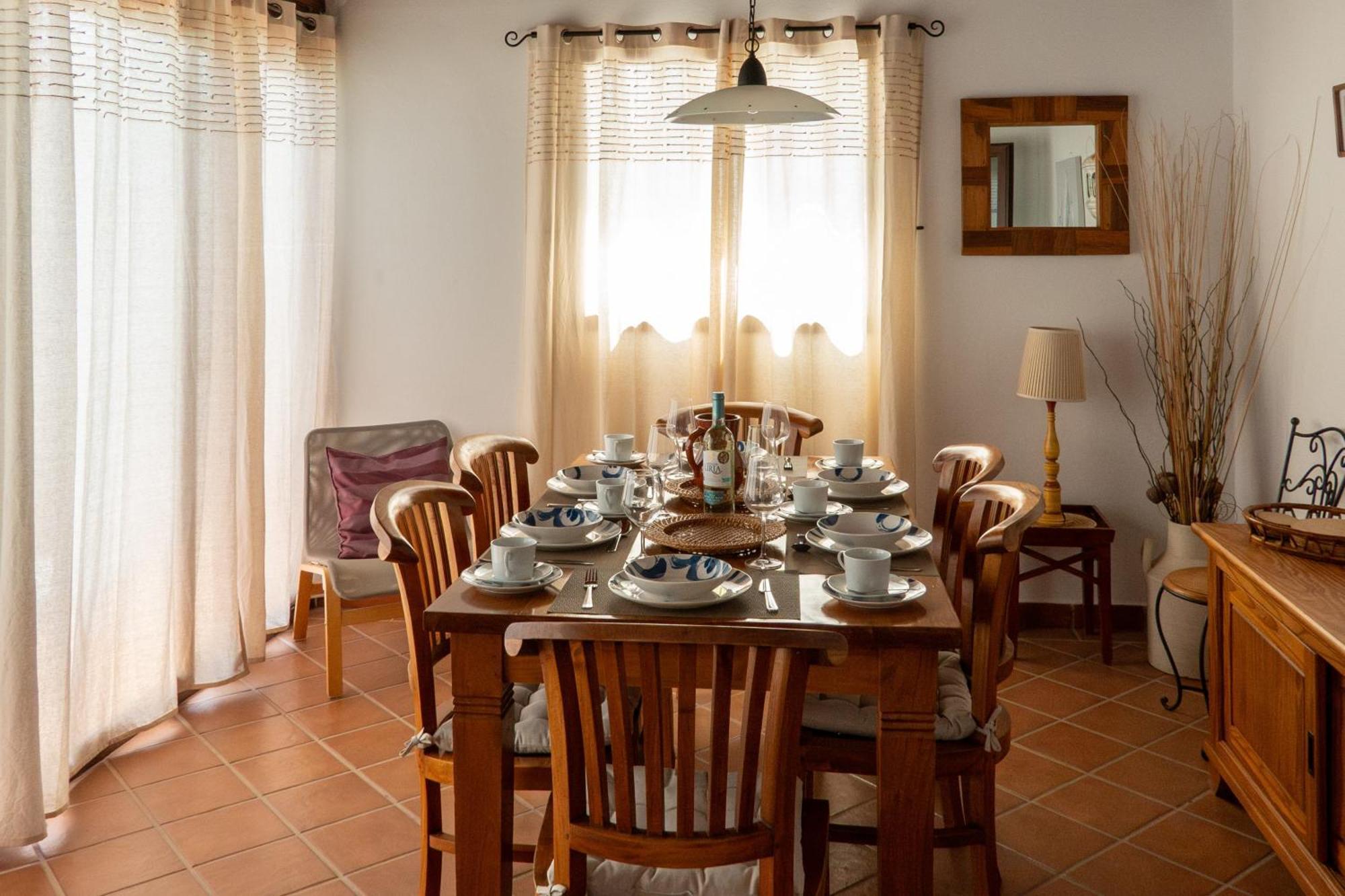 Villa Utopia, Villa 4 Bedrooms Close To Old Town, Heated Pool With Complete Privacy