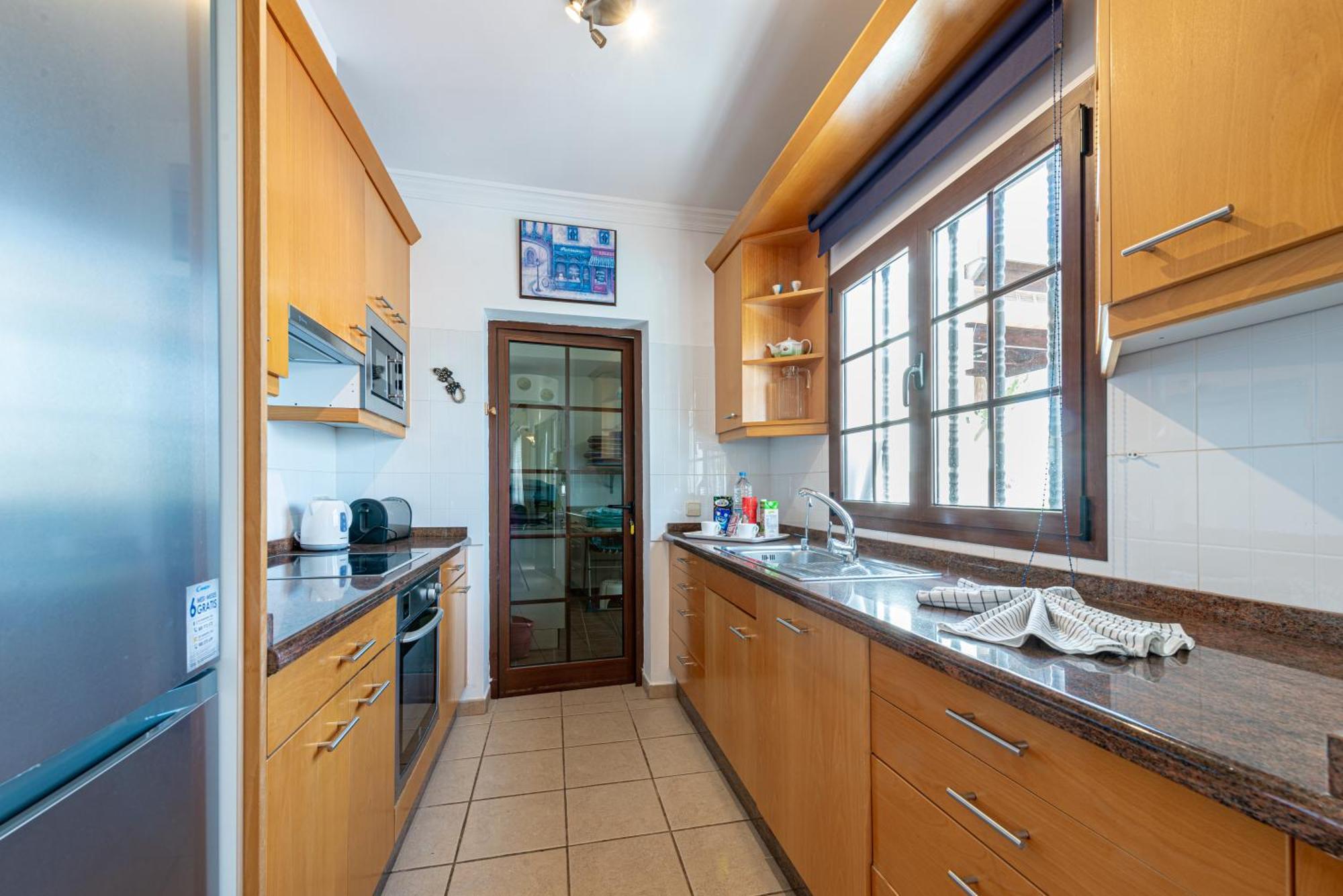 Utopia, Villa 4 Bedrooms Close To Old Town, Heated Pool With Complete Privacy Villa *
