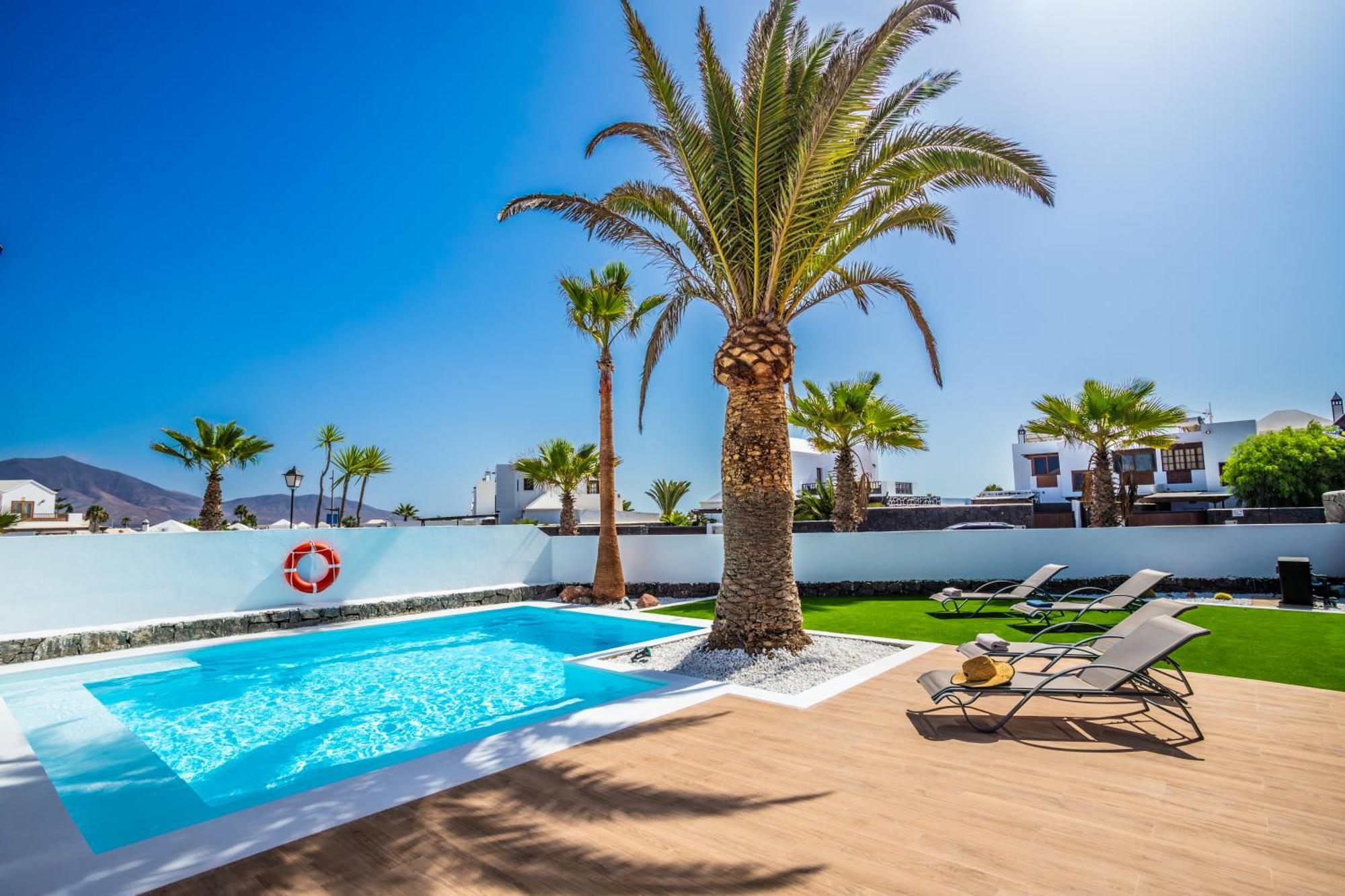 Axular With Heated Private Pool Playa Blanca (Lanzarote)