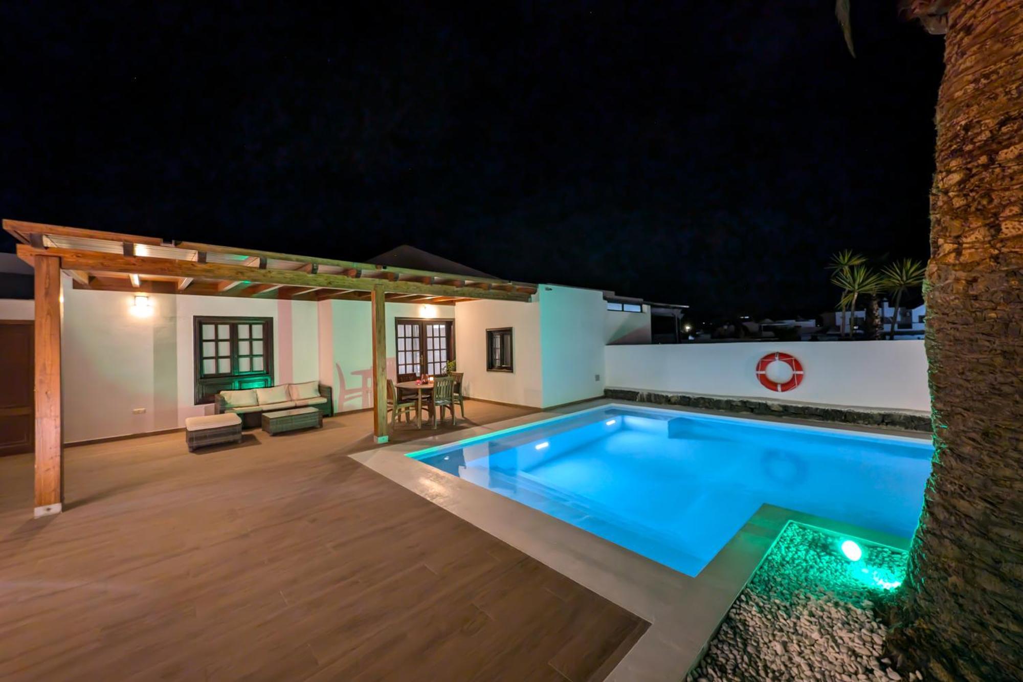 Axular With Heated Private Pool Сasa de vacaciones