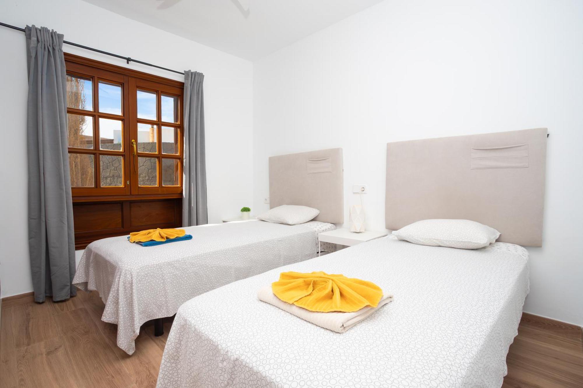 Axular With Heated Private Pool *