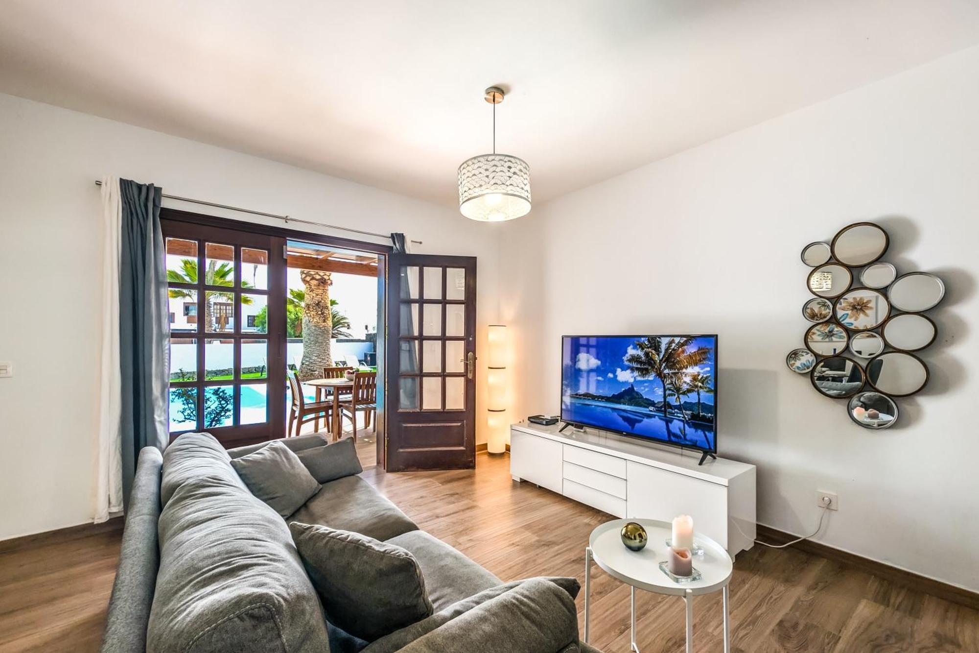 Axular With Heated Private Pool Playa Blanca (Lanzarote)