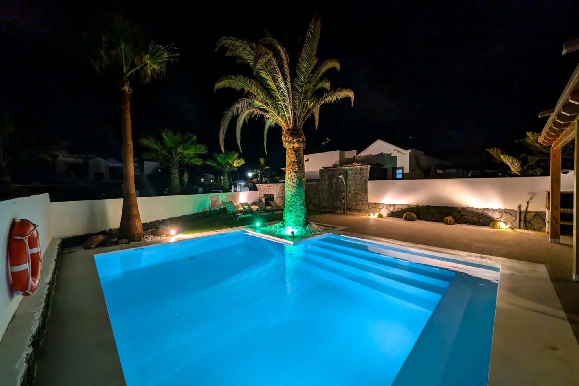 Axular With Heated Private Pool