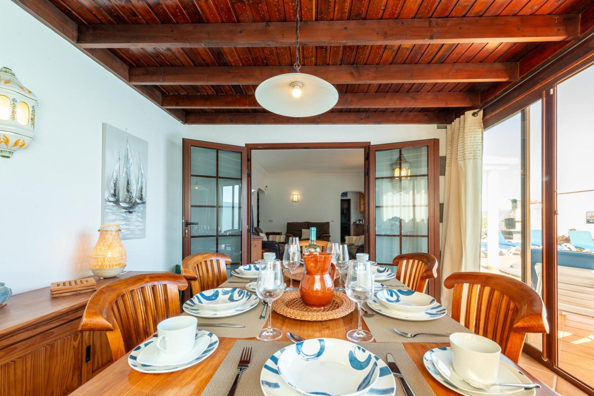 Utopia, 4 Bedrooms Close To Old Town, Heated Pool With Complete Privacy *