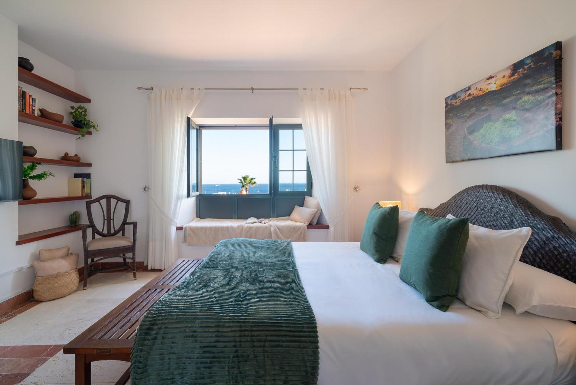 Villa Costa Roja Con Vistas Al Mar, Piscinas, Jacuzzi, Mini Golf Y Padel En Montana Roja *