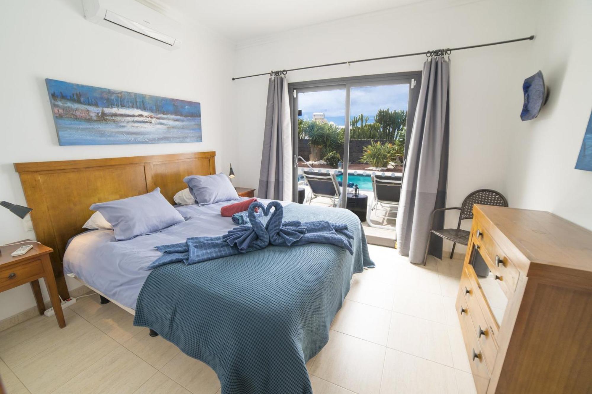 Villa Extraordinary 3 Bedrooms Naraku Spacious Sun Terrace Outdoor Pool, Hot Tub And Bbq Playa Blanca (Lanzarote)