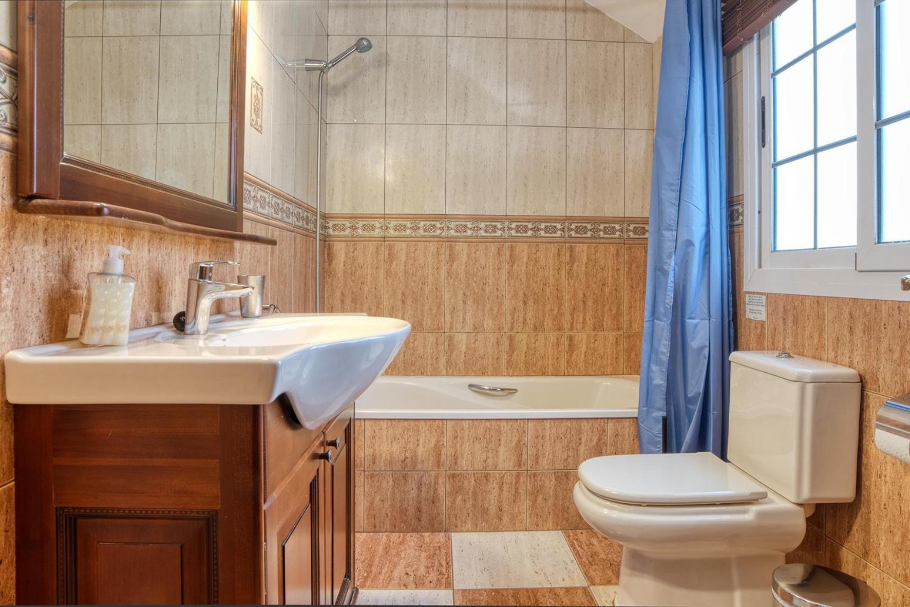 Villa Picasso - Private Pool, Bbq And Air-con By Lanzarote Playa Blanca (Lanzarote)