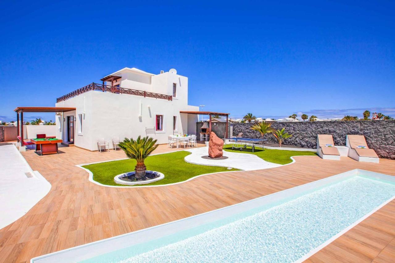Esmeralda Villa