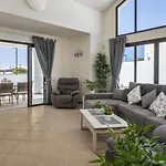 Casa Dubh Linn