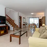 3Br Home - Private Heated Pool - Parking
