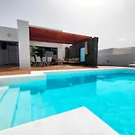 Villalia Aroa