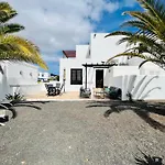 Lovely Casa Felicidad, swimming pool, Wifi x private garden