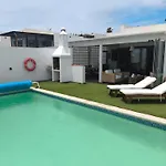 Las Buganvillas